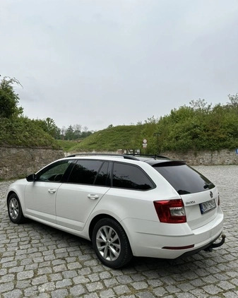 Skoda Octavia cena 45900 przebieg: 217490, rok produkcji 2019 z Nysa małe 254